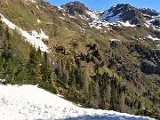 19 Dal sent. 217 vista verso il percorso del sent. 215 per Passo di Mezzeno-Laghi Gemelli